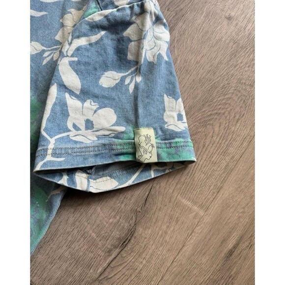 Disney Princess Tiana Prince Naveen denim button down shirt Size Small - Picture 4 of 5